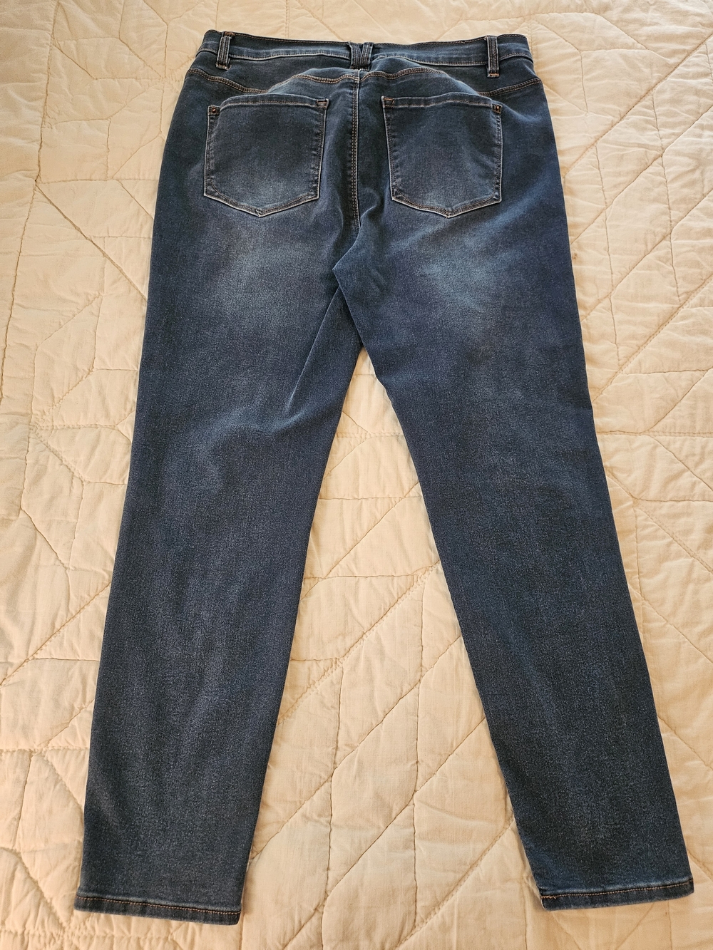 Curve Appeal - Hight Rise Essential Skinny- Size 16/33 - Picture 2 of 8